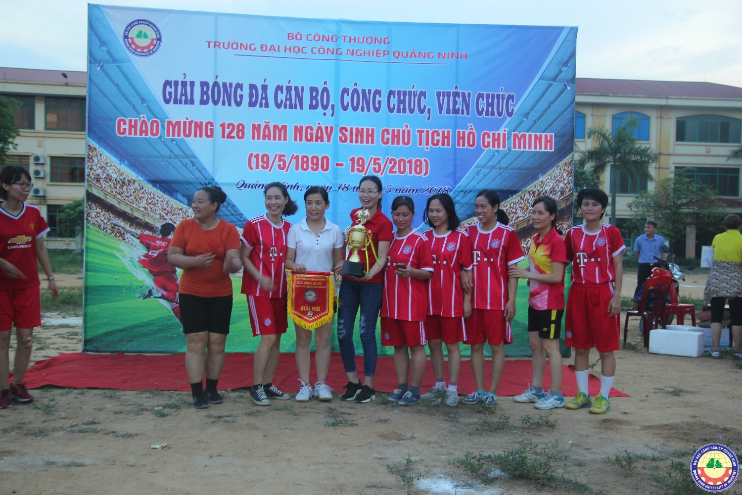 Chung kết giải bóng đá cán bộ CCVC trường chào mừng sinh nhật Bác 19/5