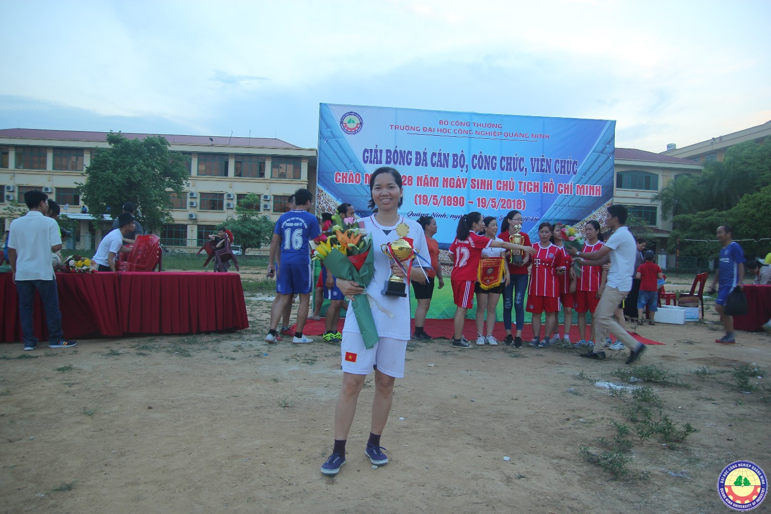 Chung kết giải bóng đá cán bộ CCVC trường chào mừng sinh nhật Bác 19/5