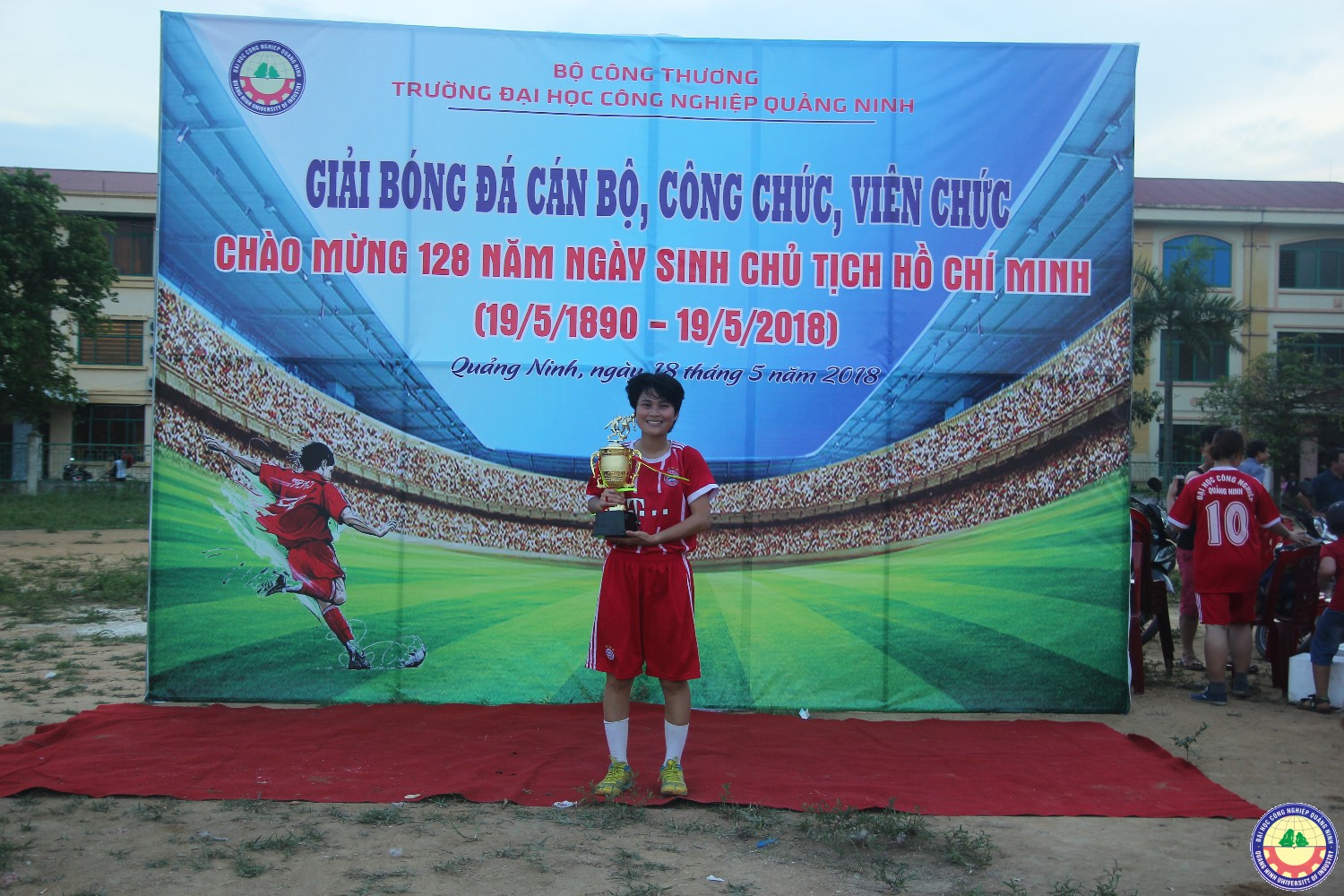 Chung kết giải bóng đá cán bộ CCVC trường chào mừng sinh nhật Bác 19/5