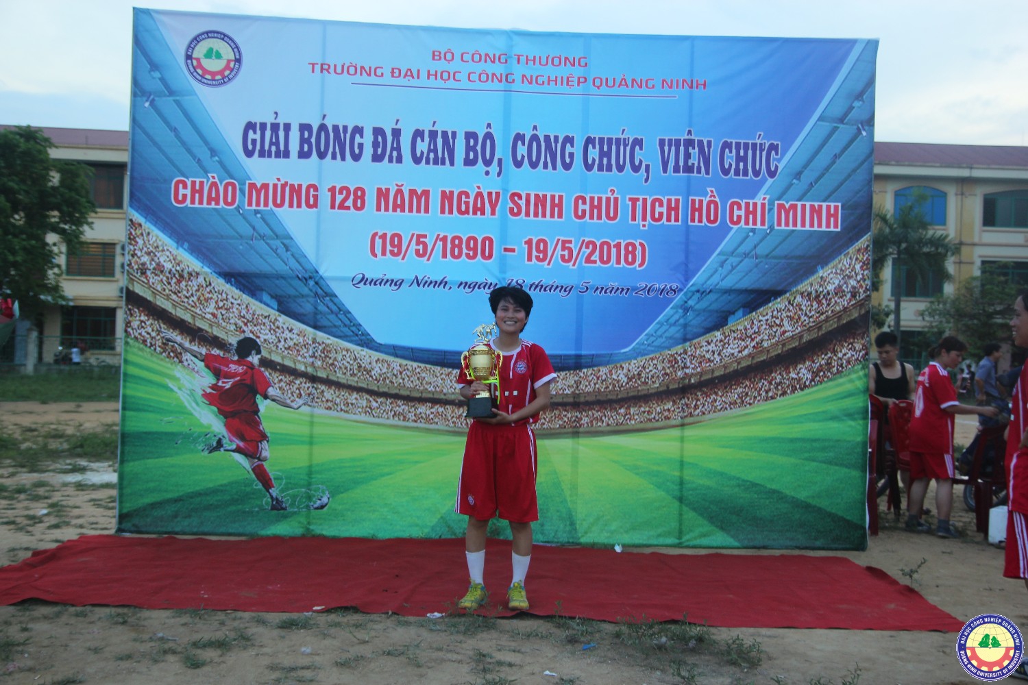 Chung kết giải bóng đá cán bộ CCVC trường chào mừng sinh nhật Bác 19/5