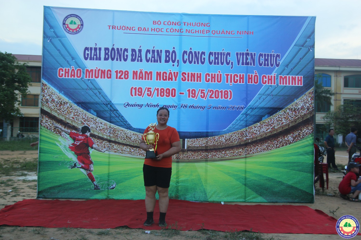 Chung kết giải bóng đá cán bộ CCVC trường chào mừng sinh nhật Bác 19/5