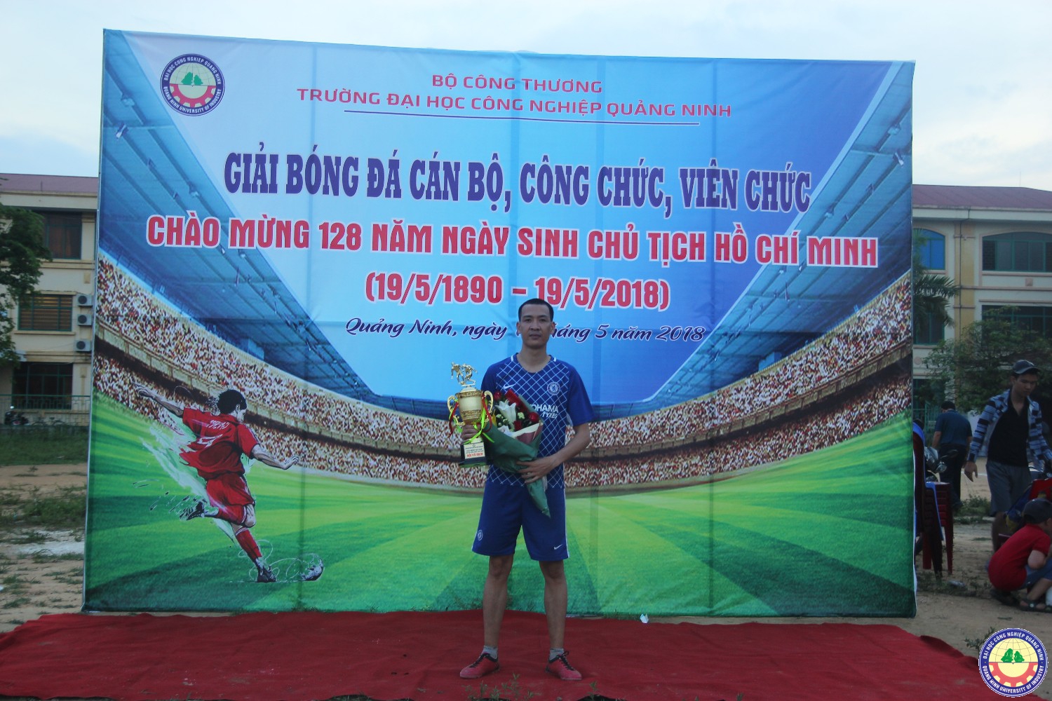 Chung kết giải bóng đá cán bộ CCVC trường chào mừng sinh nhật Bác 19/5