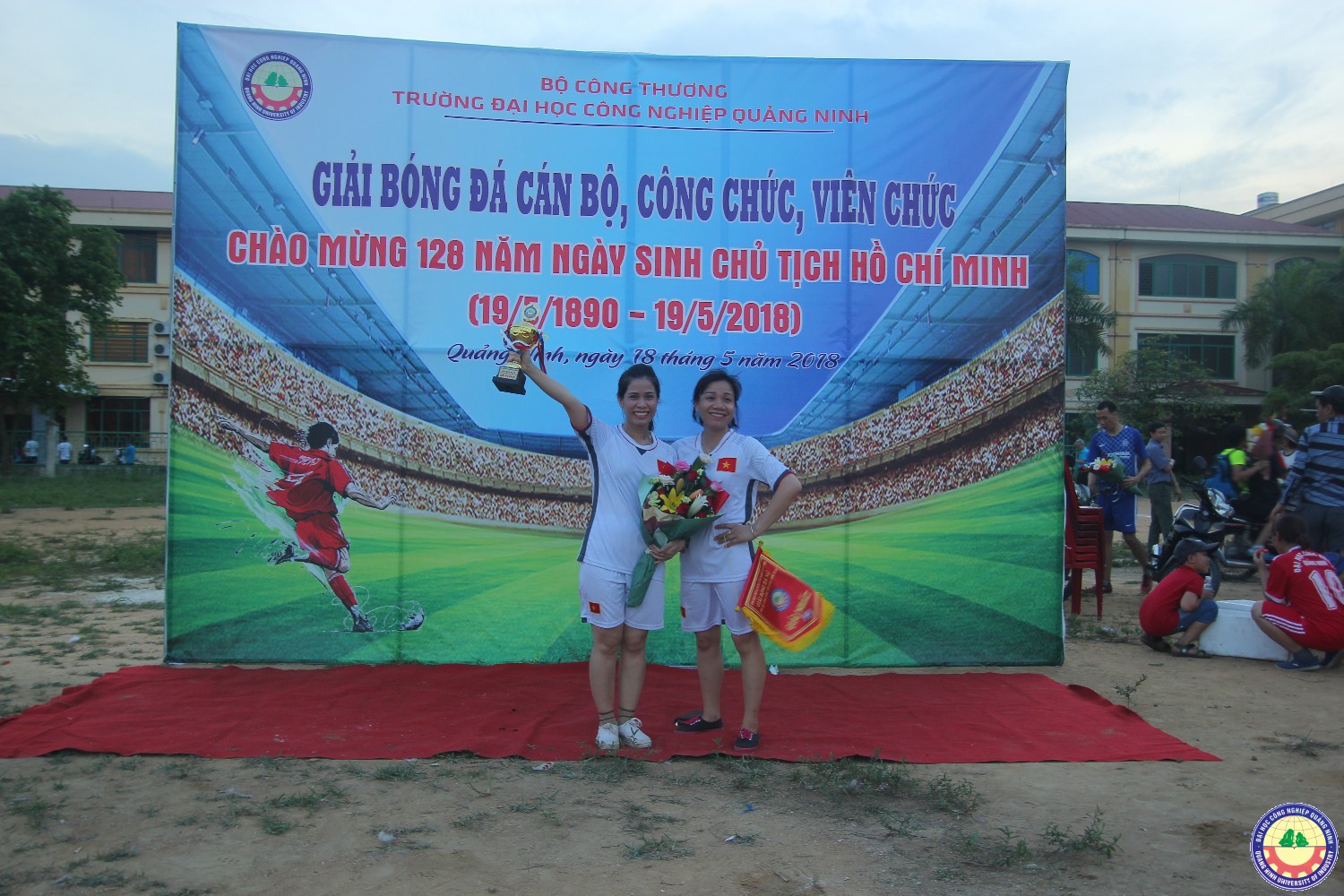 Chung kết giải bóng đá cán bộ CCVC trường chào mừng sinh nhật Bác 19/5