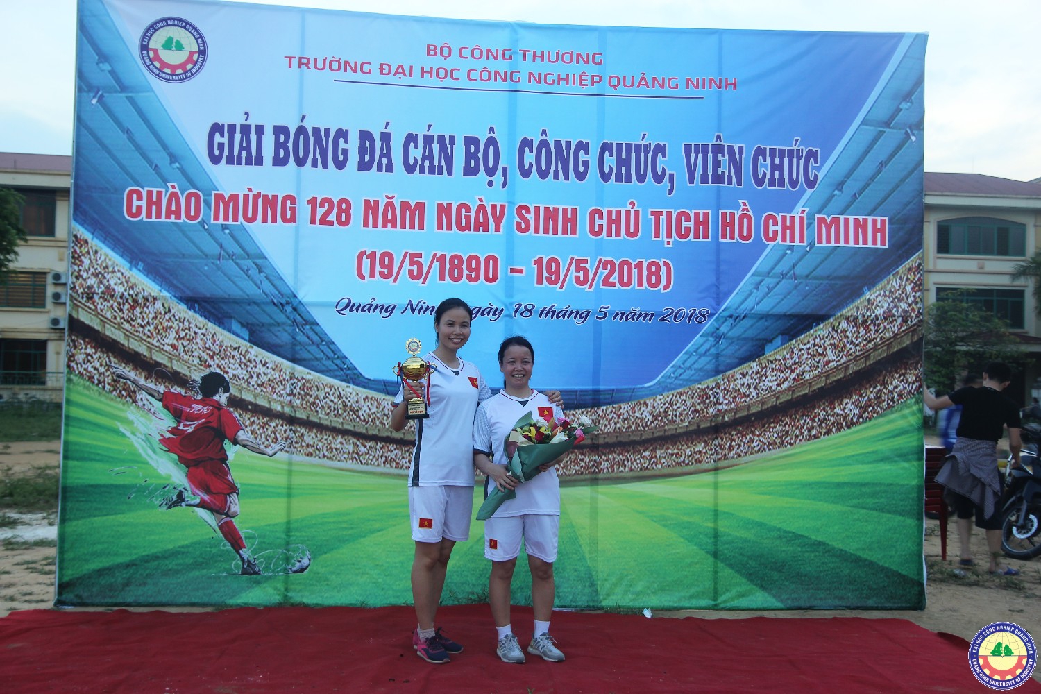 Chung kết giải bóng đá cán bộ CCVC trường chào mừng sinh nhật Bác 19/5