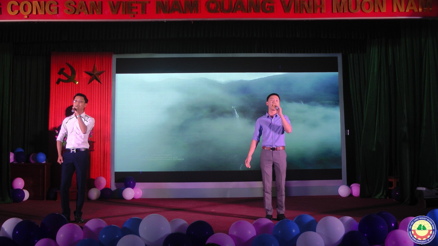 Đêm nhạc chào tân sinh viên K11
