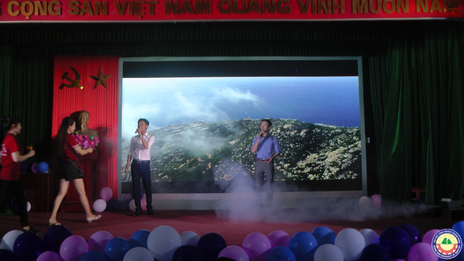 Đêm nhạc chào tân sinh viên K11