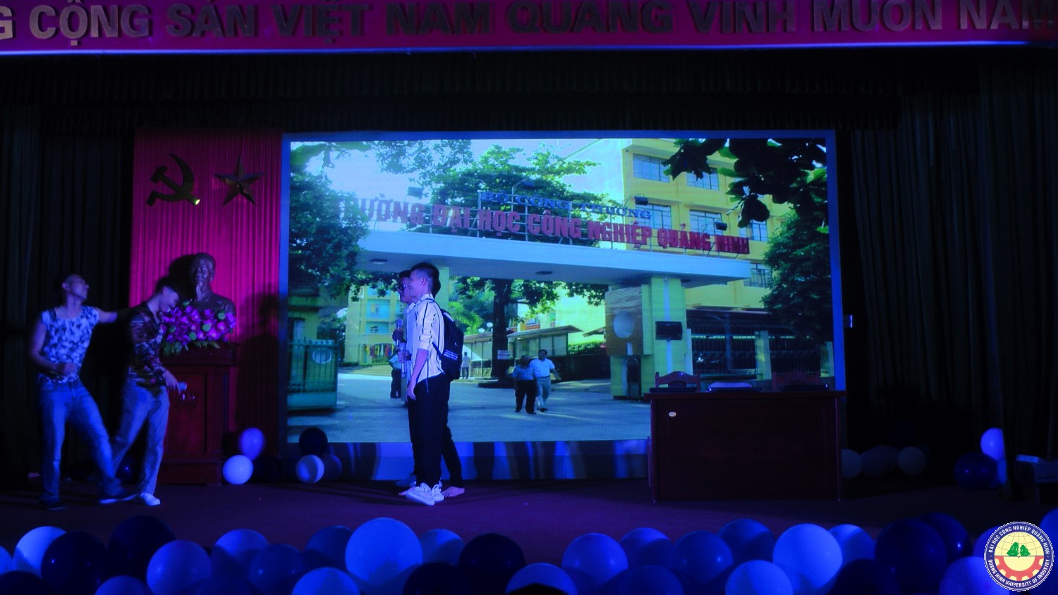 Đêm nhạc chào tân sinh viên K11