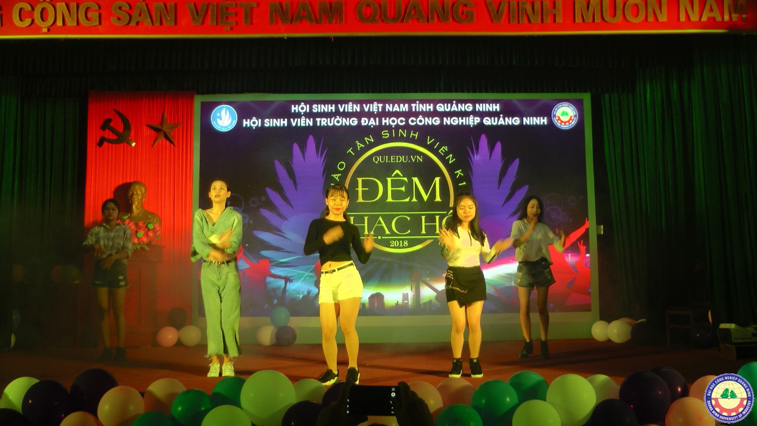 Đêm nhạc hội chào tân sinh viên K11