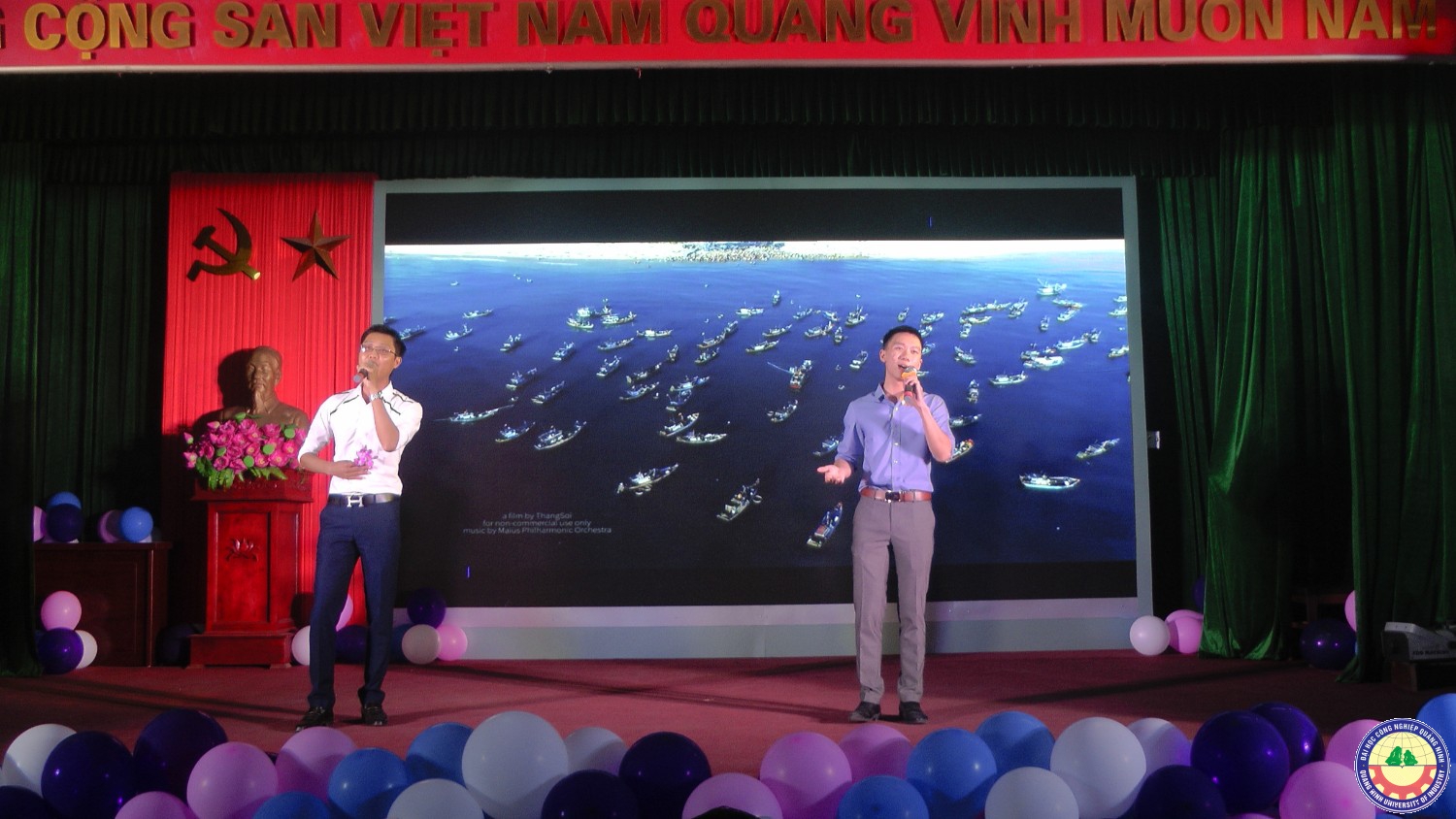 Đêm nhạc hội chào tân sinh viên K11