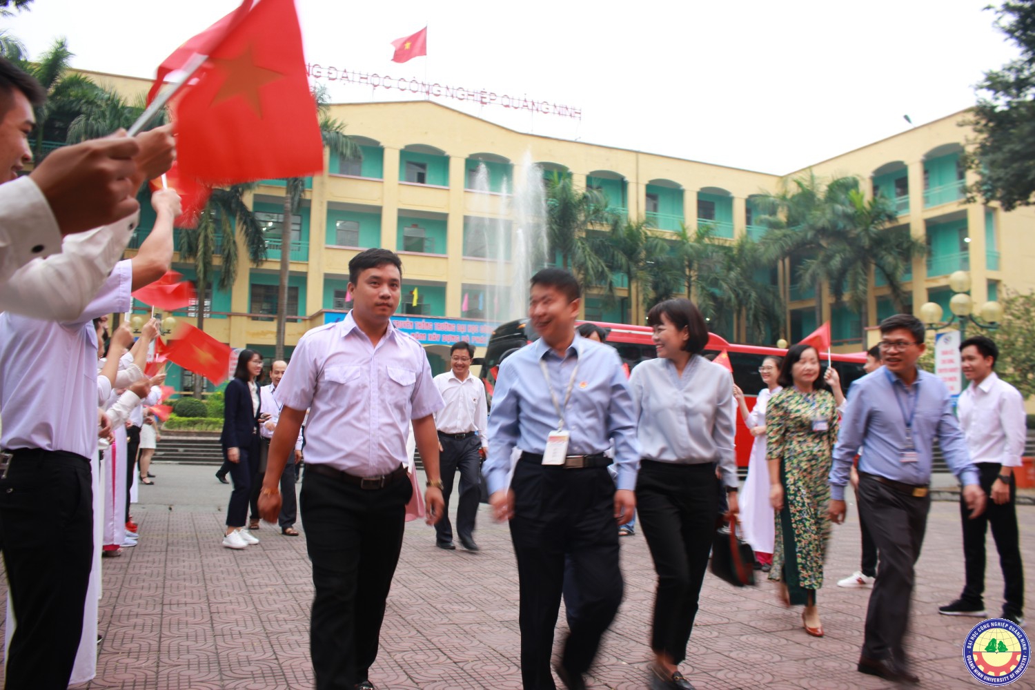Giao lưu giữa thanh niên Quảng Tây (Trung Quốc) và trường ĐHCNQN