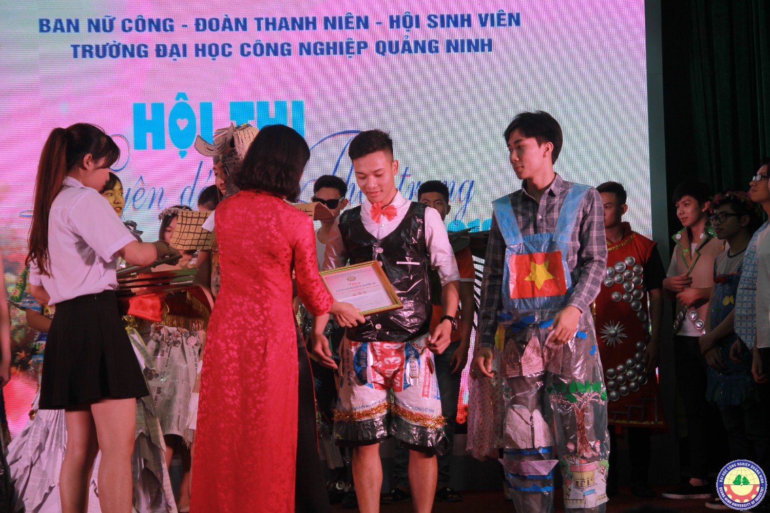 HỘI THI DUYÊN DÁNG THỜI TRANG TÁI CHẾ 2018