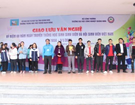 Giao lưu văn nghệ - tuyển sinh giữa trường ĐHCNQN và trường THPT Bạch Đằng (Quảng Yên) 9.1..2018