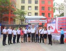 Giao lưu văn nghệ kết hợp với tuyển sinh tại trường 25/10 Thủy Nguyên - Hải Phòng