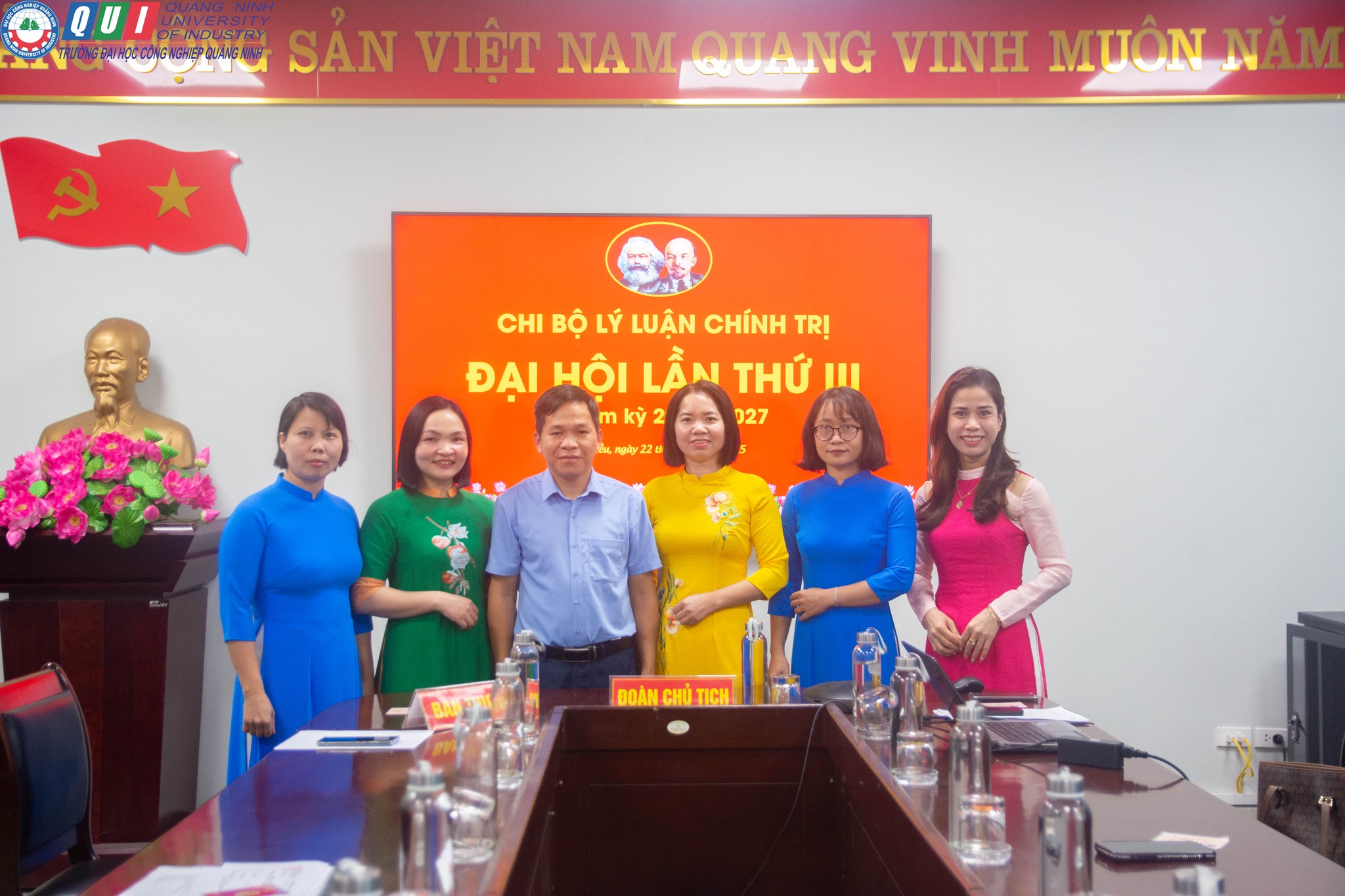 Vai trò của cấp ủy trong chỉ đạo thực hiện nhiệm vụ chính trị, chuyên môn tại các khoa, phòng, trung tâm