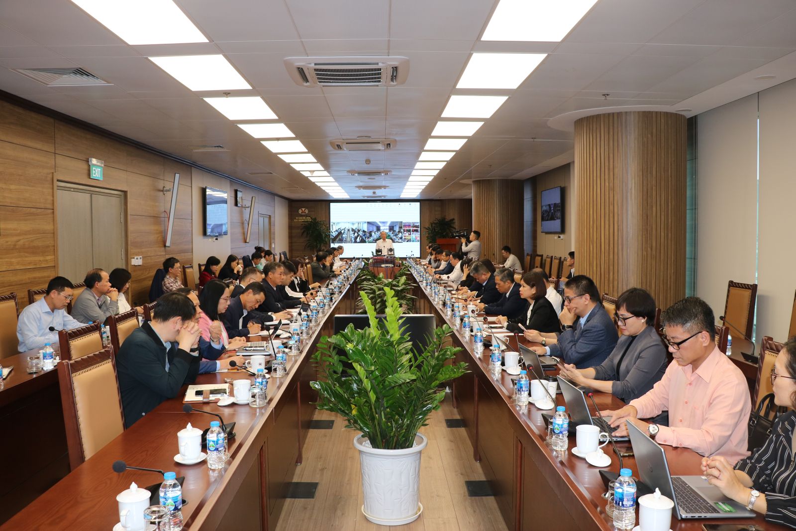 Đảng bộ Trường Đại học Công nghiệp Quảng Ninh tham dự Hội nghị giao ban công tác Đảng cuối năm 2025