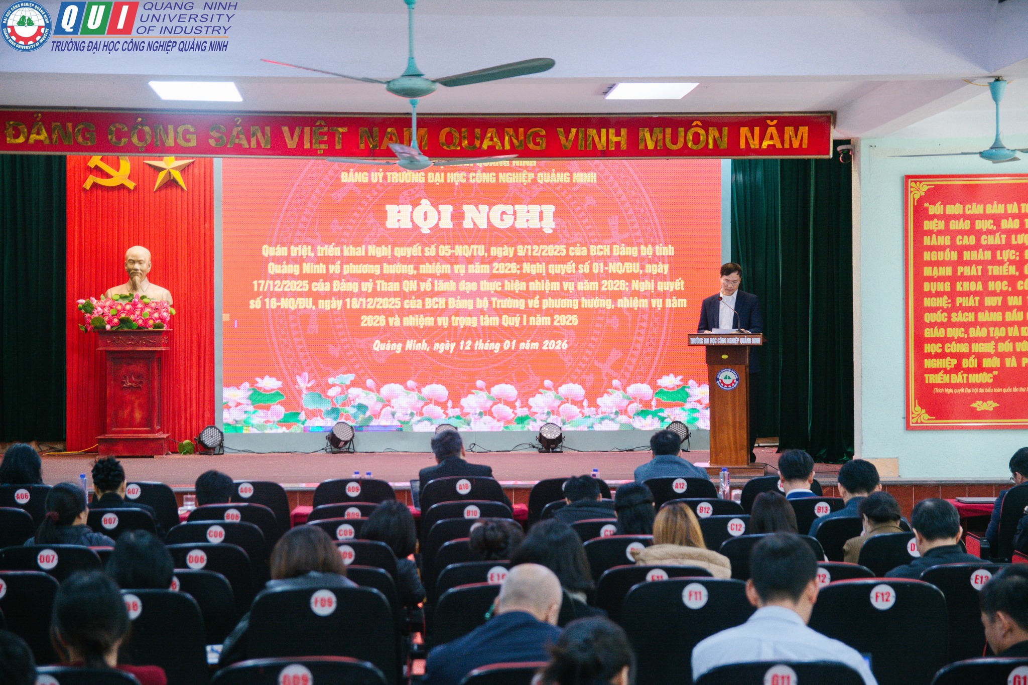 Đảng bộ Trường Đại học Công nghiệp Quảng Ninh tổ chức Hội nghị  quán triệt, triển khai Nghị quyết về phương hướng, nhiệm vụ năm 2026